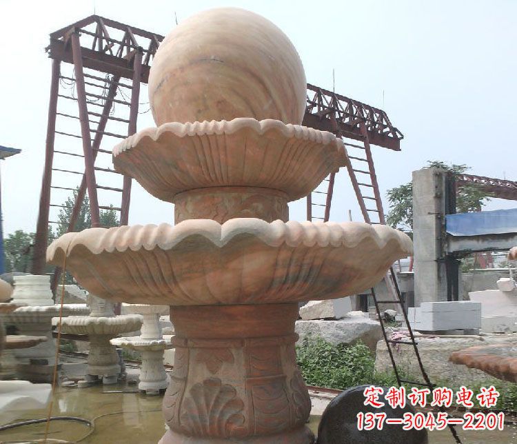 南京绚丽多彩的风水球雕塑