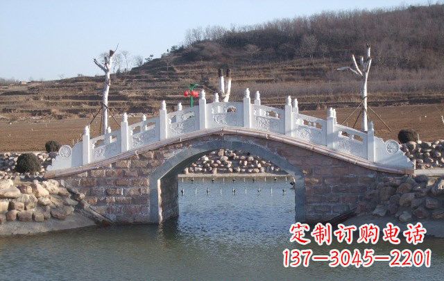 南京独特设计的拱桥石雕