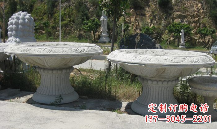 南京美轮美奂的大理石花盆雕塑