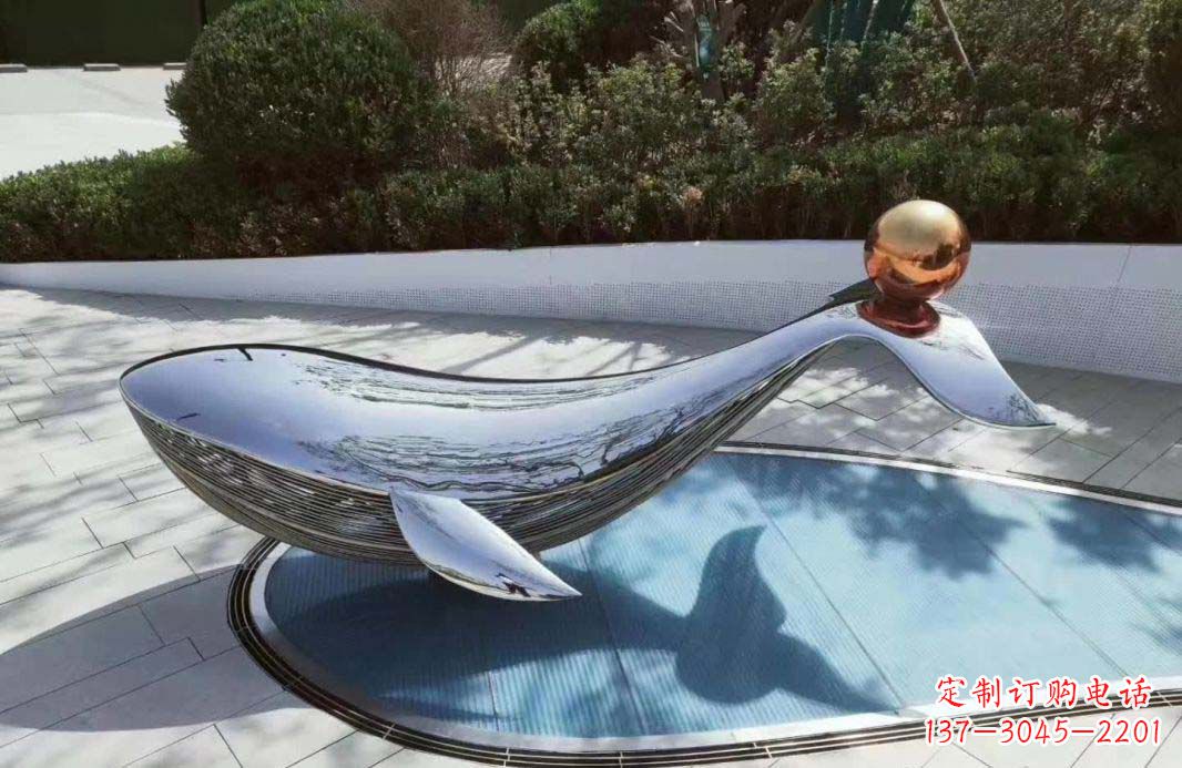 南京公园镜面不锈钢海豚雕塑