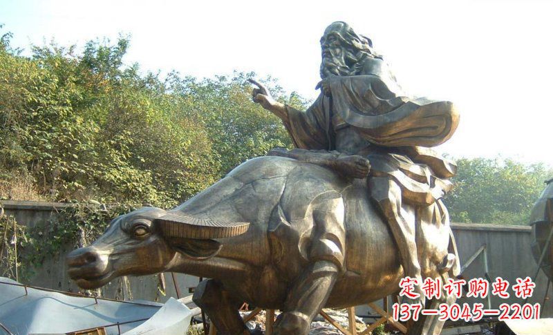 南京公园老子骑牛景观铜雕