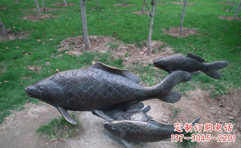 南京公园鲤鱼动物铜雕