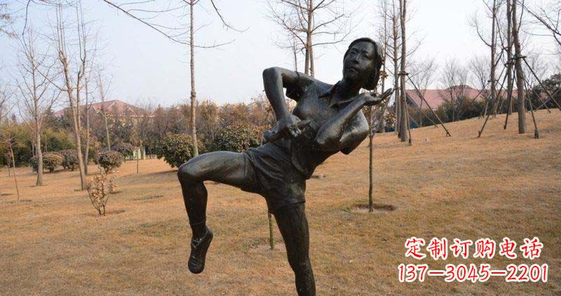 南京优雅美丽,练武女孩铜雕