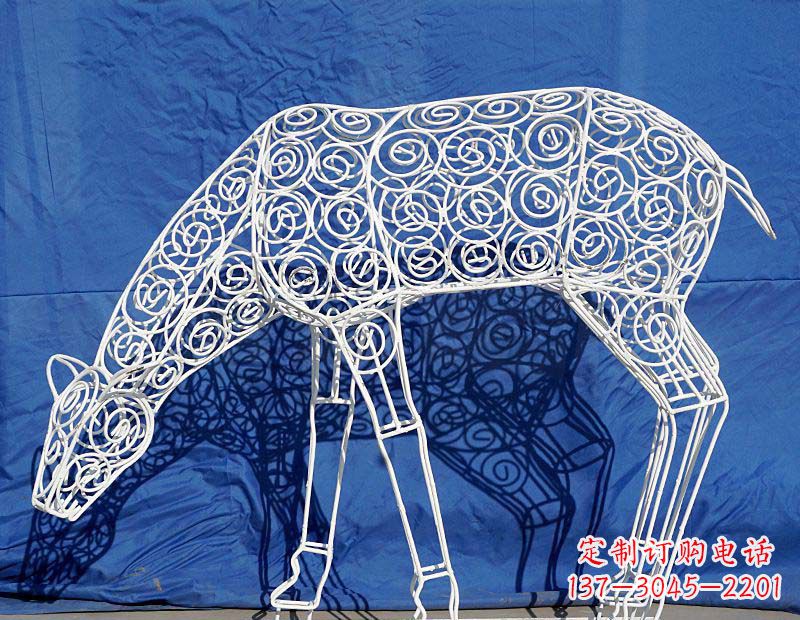 南京公园镂空不锈钢梅花鹿雕塑