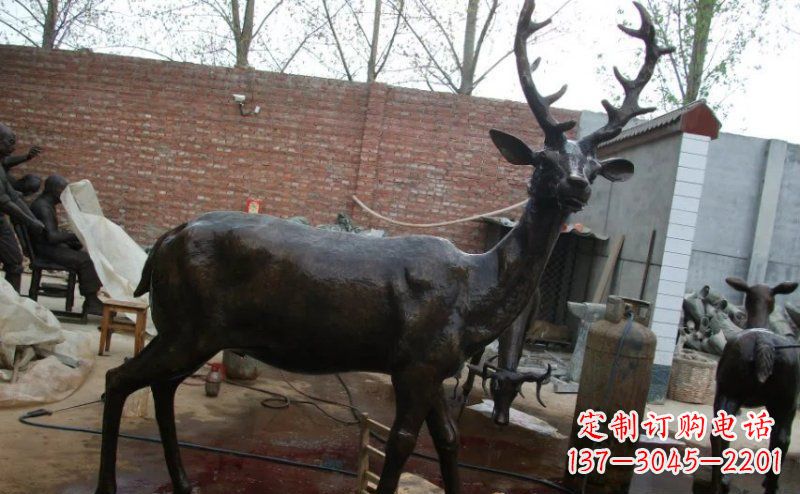 南京精美梅花鹿铜雕,施展艺术之美