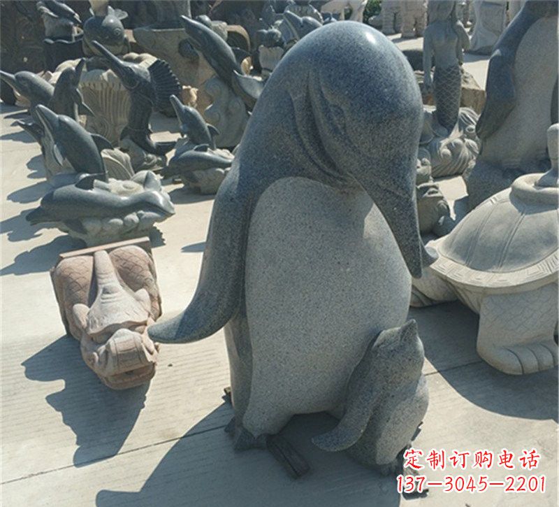 南京爱永恒之石雕——公园母子企鹅石雕