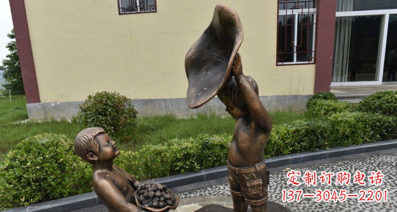 南京精美铜雕帽子装核桃的小男孩