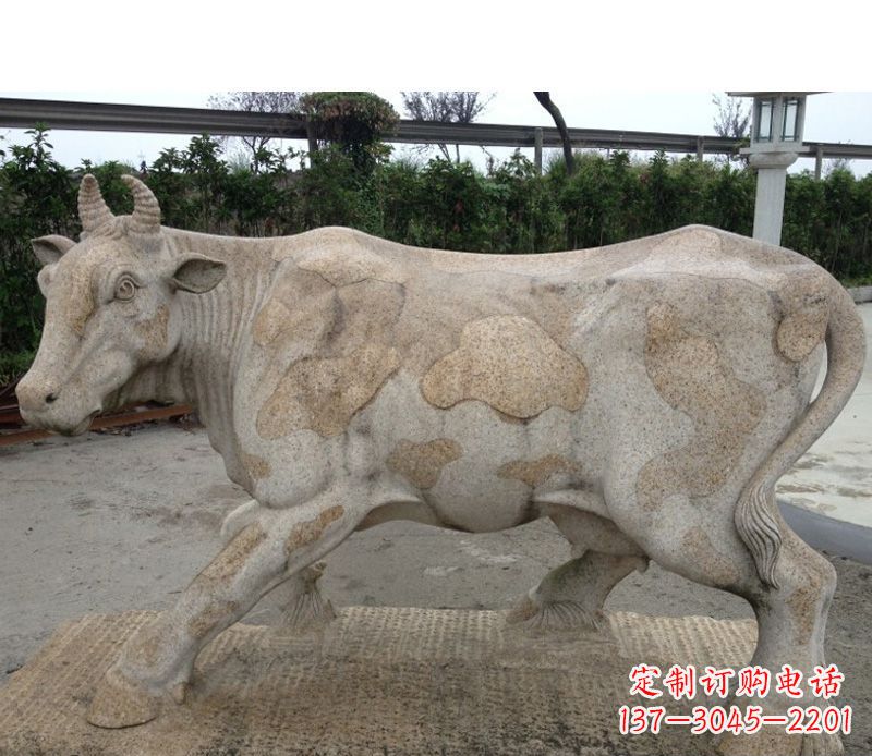 南京中领雕塑精美绝伦的奶牛石雕