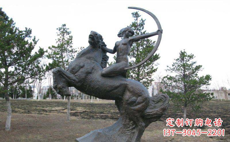 南京公园骑马女人射箭铜雕