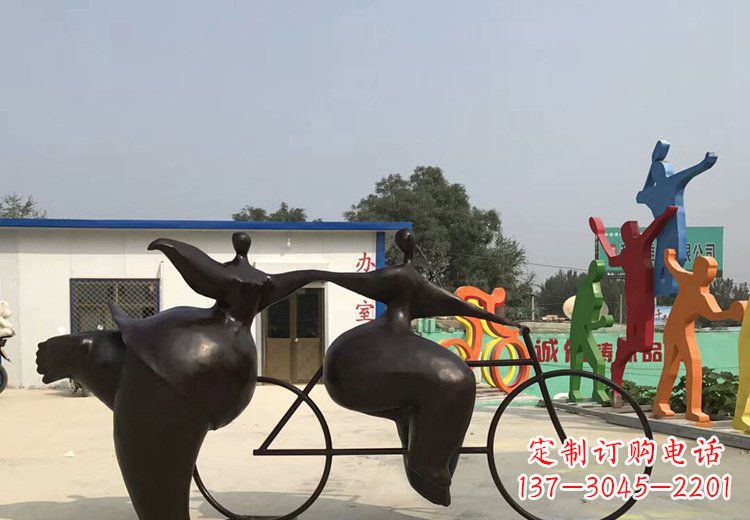 南京青春无悔,精致自行车雕塑