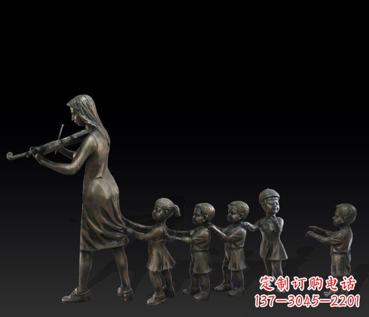 南京传统风格老鹰捉小鸡铜雕