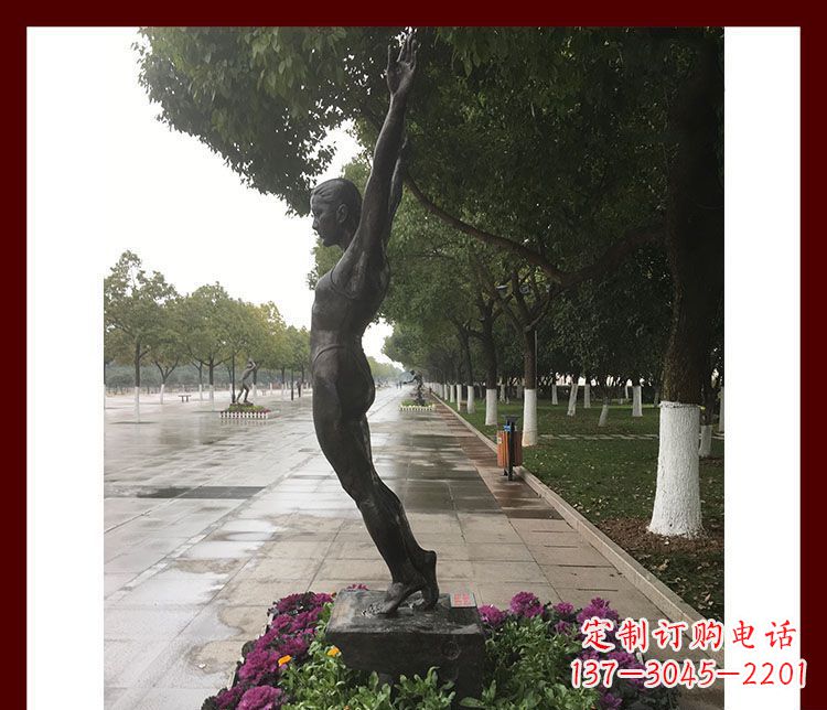 南京公园跳水运动员铜雕