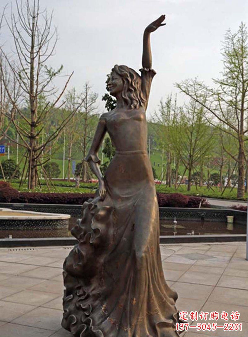 南京公园跳舞的女孩人物铜雕