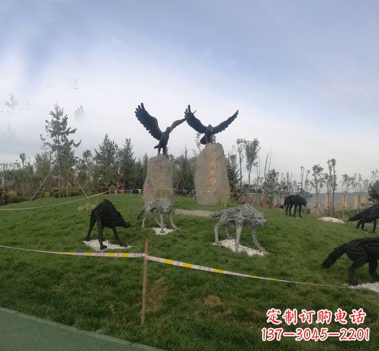 南京令人惊叹的老鹰雕塑