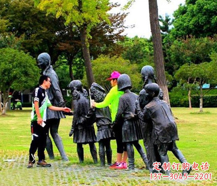南京铜质老鹰抓小鸡雕塑