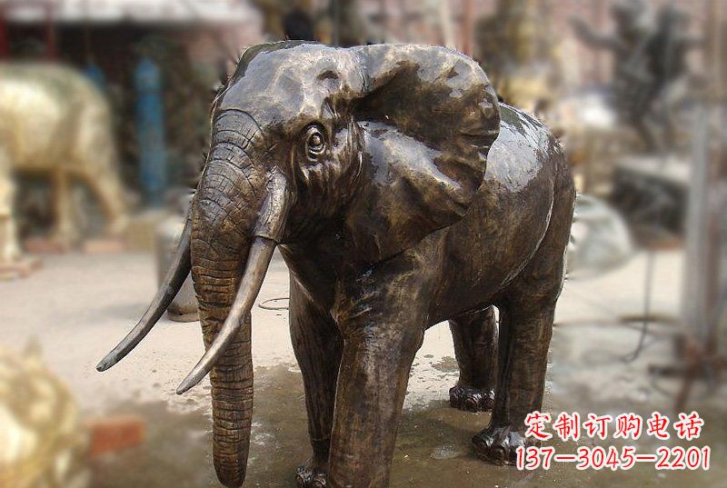 南京优雅而典雅的铜质大象雕塑