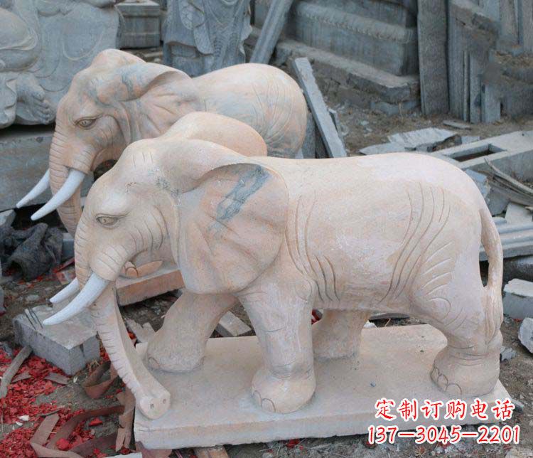 南京雕刻出令人感动的那头大象定制公园晚霞红大象动物石雕