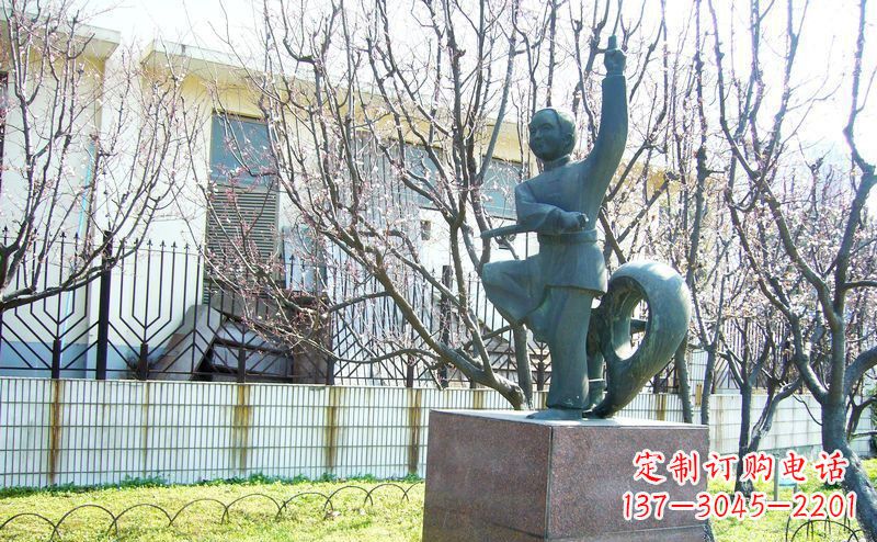 南京精致细腻的老人铜雕
