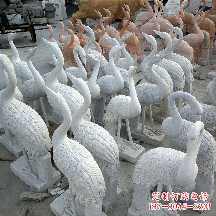 南京公园仙鹤草坪动物石雕摆件