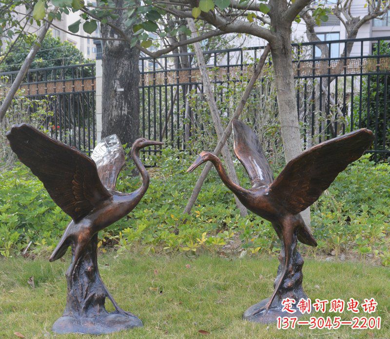 南京公园仙鹤景观玻璃钢仿铜摆件