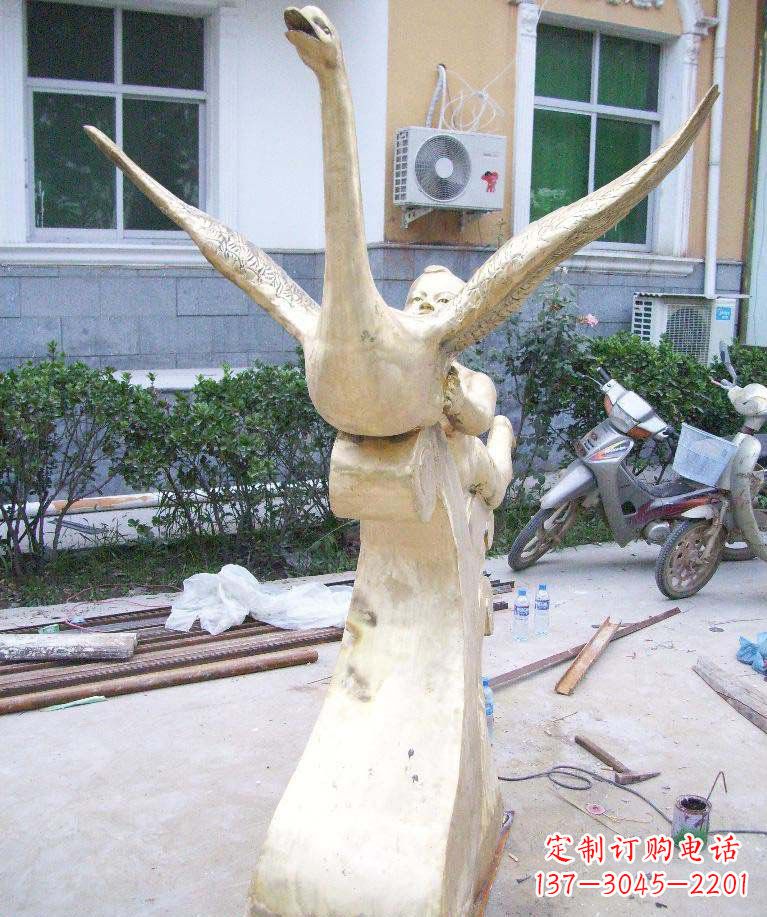 南京孩子与天鹅·梦幻铜雕