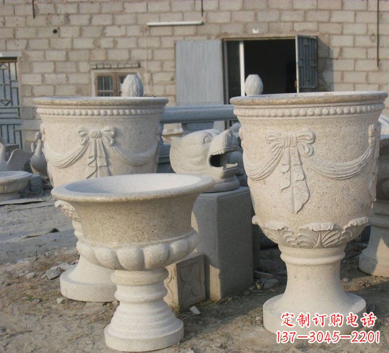 南京公园小区欧式花盆石雕