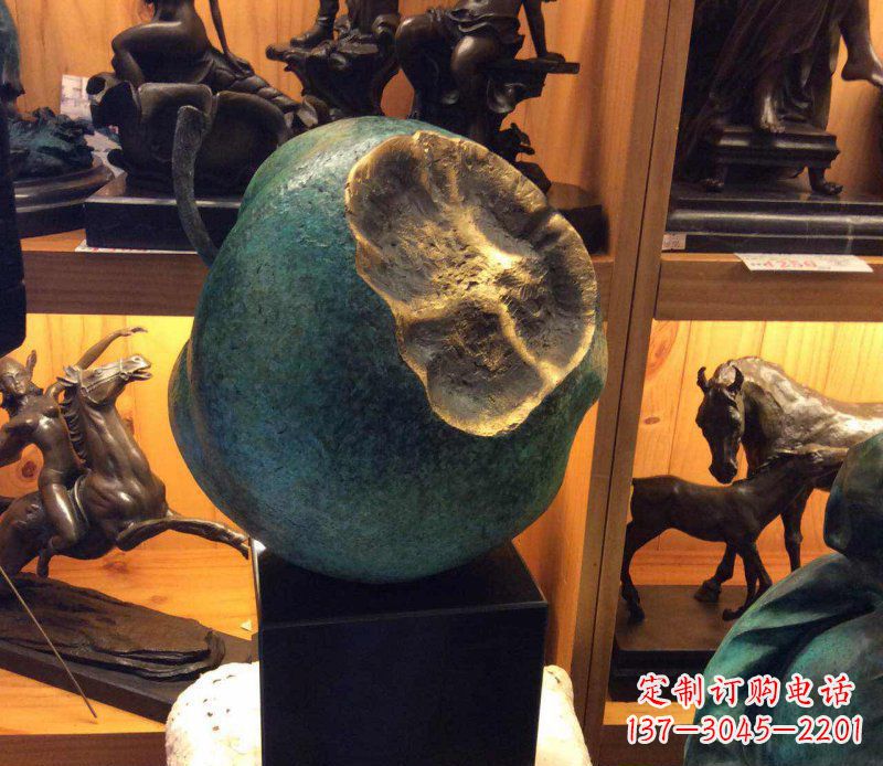 南京铜质可爱苹果雕塑