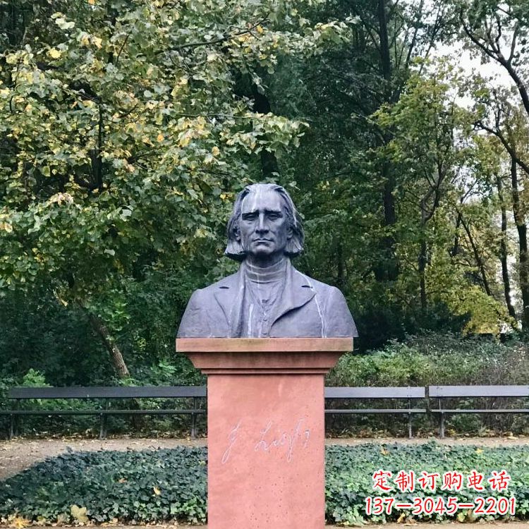 南京钢琴音乐家肖邦的经典雕塑