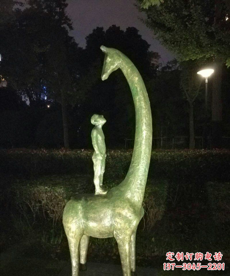 南京壮观绝伦的长颈鹿雕塑
