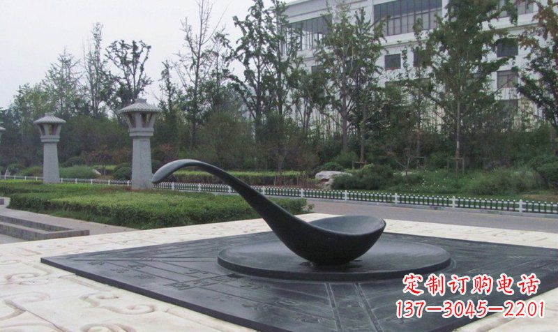 南京中领雕塑指南针铜雕——定制你的独特景观