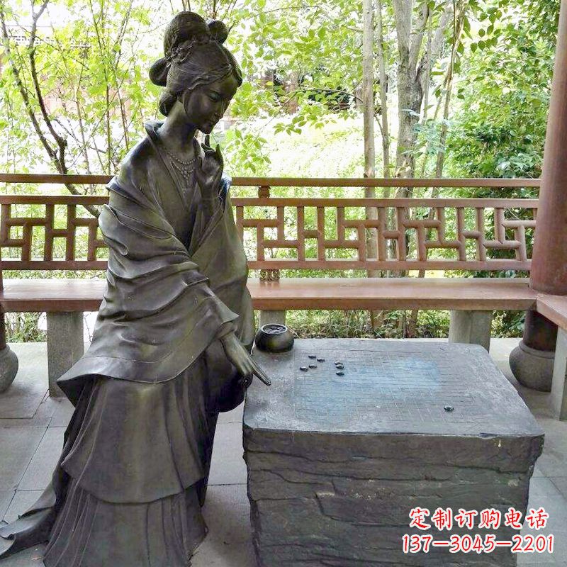 南京艺术精灵西施下棋情景雕塑