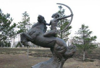 南京公园骑马女人射箭铜雕
