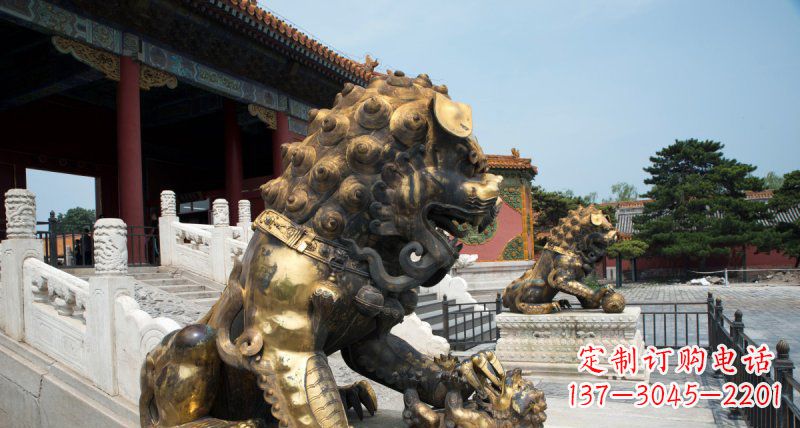 南京黄铜狮子雕塑——象征着永恒的力量