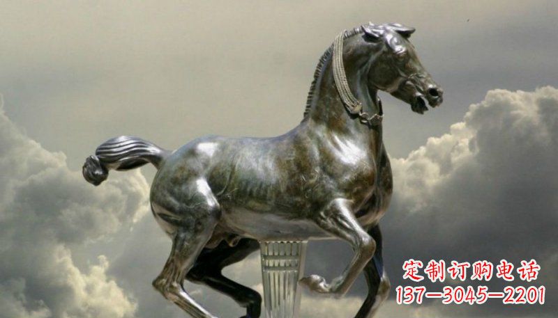 南京广场奔马景观铜雕