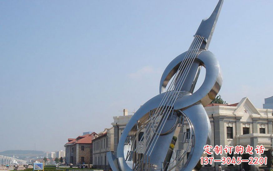 南京经典音乐雕塑:不锈钢大提琴
