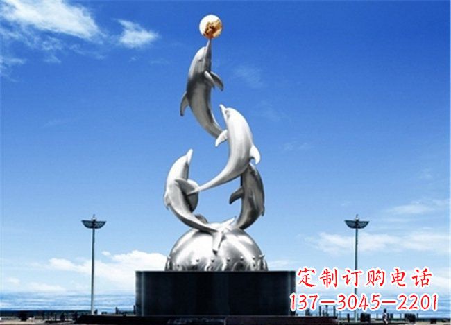 南京欢腾动物——勇敢的海豚雕塑