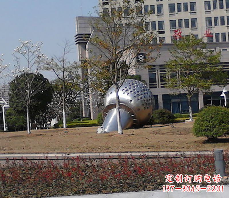 南京广场不锈钢话筒雕塑