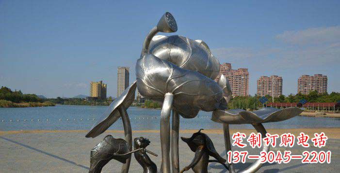 南京广场不锈钢莲蓬莲叶和青蛙雕塑