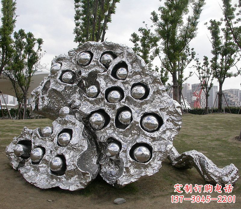 南京广场不锈钢莲蓬雕塑