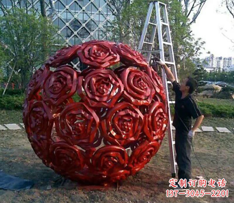 南京不锈钢玫瑰花镂空雕塑