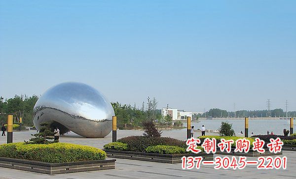 南京华丽而唯美的不锈钢水滴雕塑