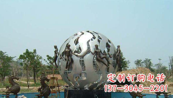 南京高雅大气不锈钢圆球喷泉雕塑