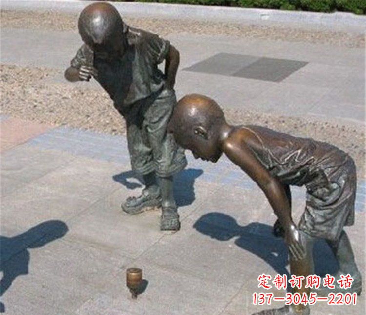 南京欣赏小男孩小品铜陀螺雕塑
