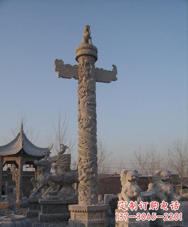 南京动感华表雕塑，为广场增添艺术魅力