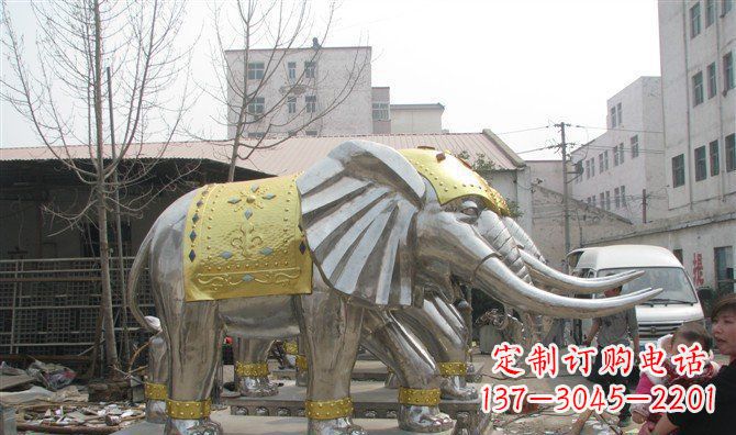 南京广场大象不锈钢雕塑