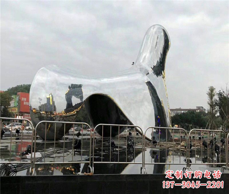 南京广场大型抽象和平不锈钢鸽子景观雕塑