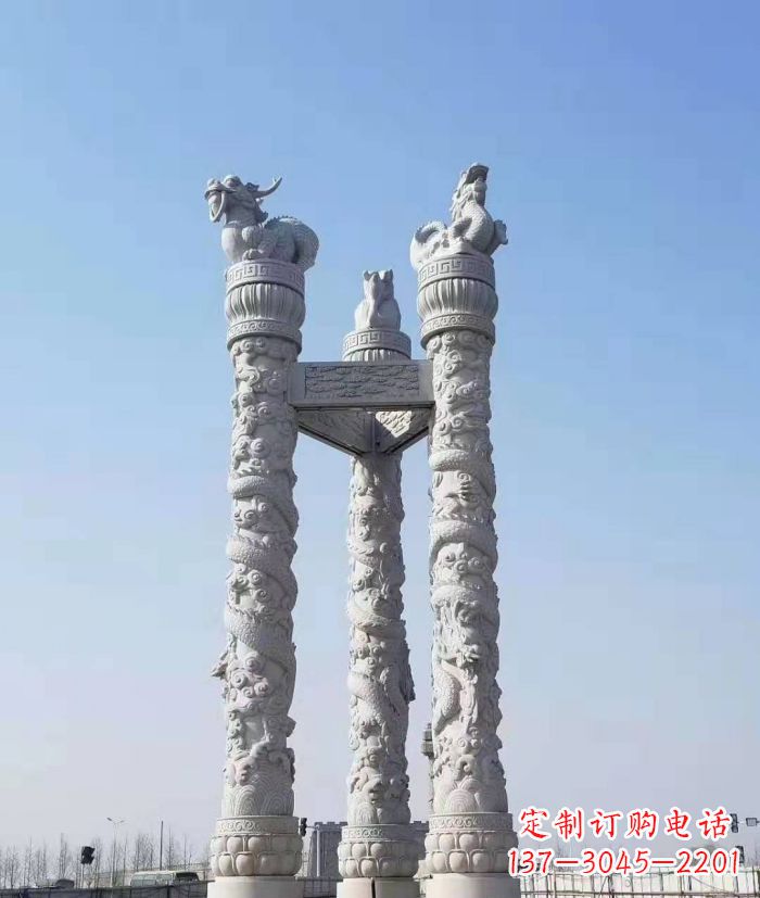 南京领雕塑:十二生肖石柱多彩景观