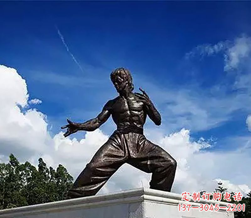 南京广场李小龙铜雕