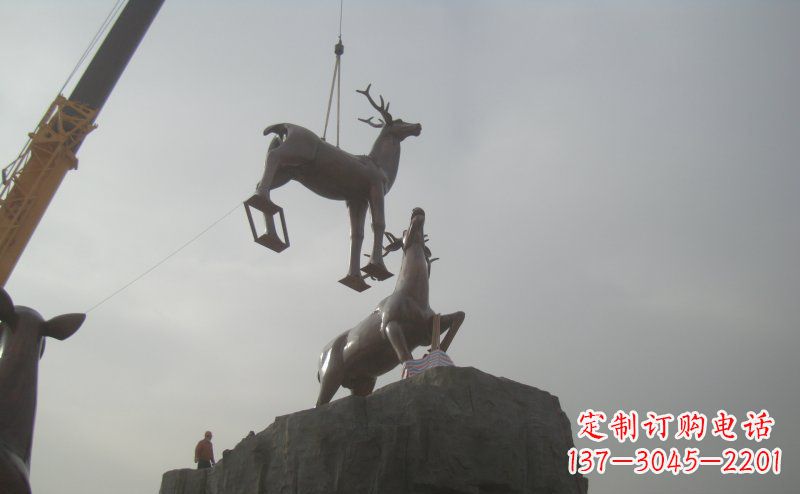 南京梅花鹿动物铜雕,极致精细,表达优雅