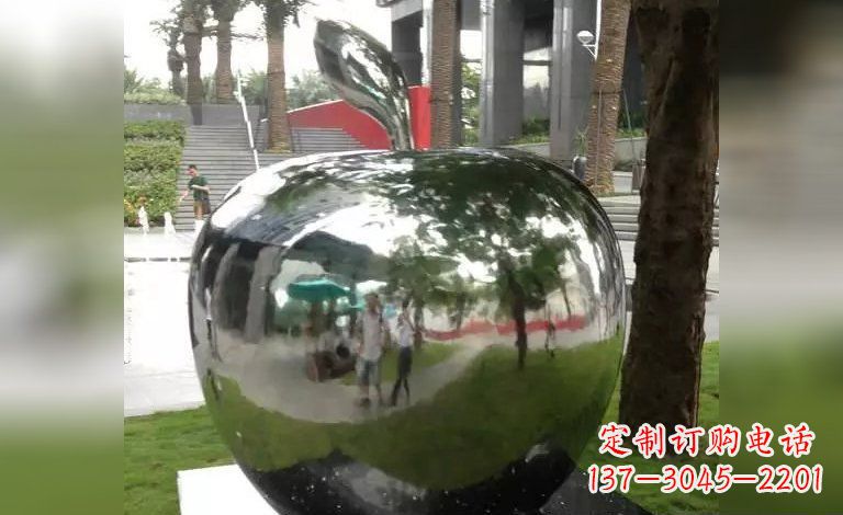 南京新奇优雅的苹果雕塑